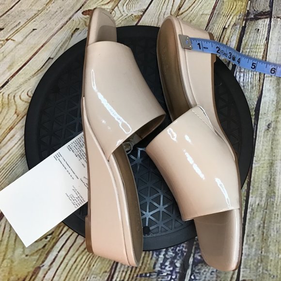 find Women’s Beige Patent Leather Square Toe Comfort Slip On Sandal Size US 8 - Picture 5 of 8